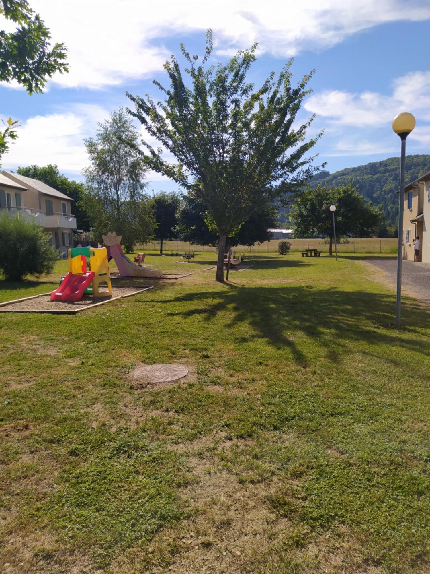 Goelia34 Apartment Saint-Geniez-dʼOlt Екстериор снимка